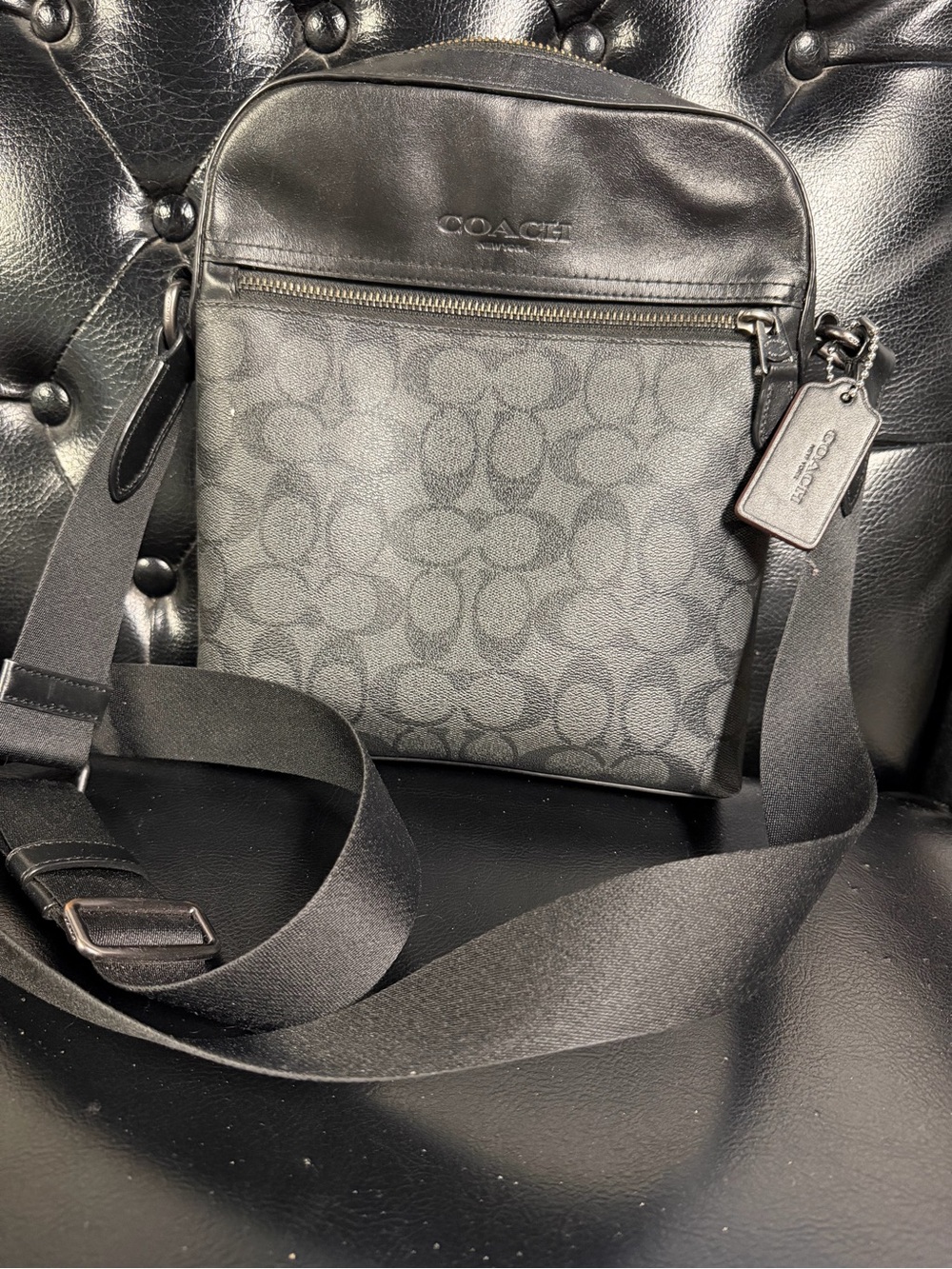 Coach Men’s Gray/Black Signature Messenger Crossbody